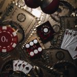 https://unsplash.com/photos/red-and-gold-round-ornament-3-dz_zeSiI4?utm_source=unsplash&utm_medium=referral&utm_content=creditShareLink